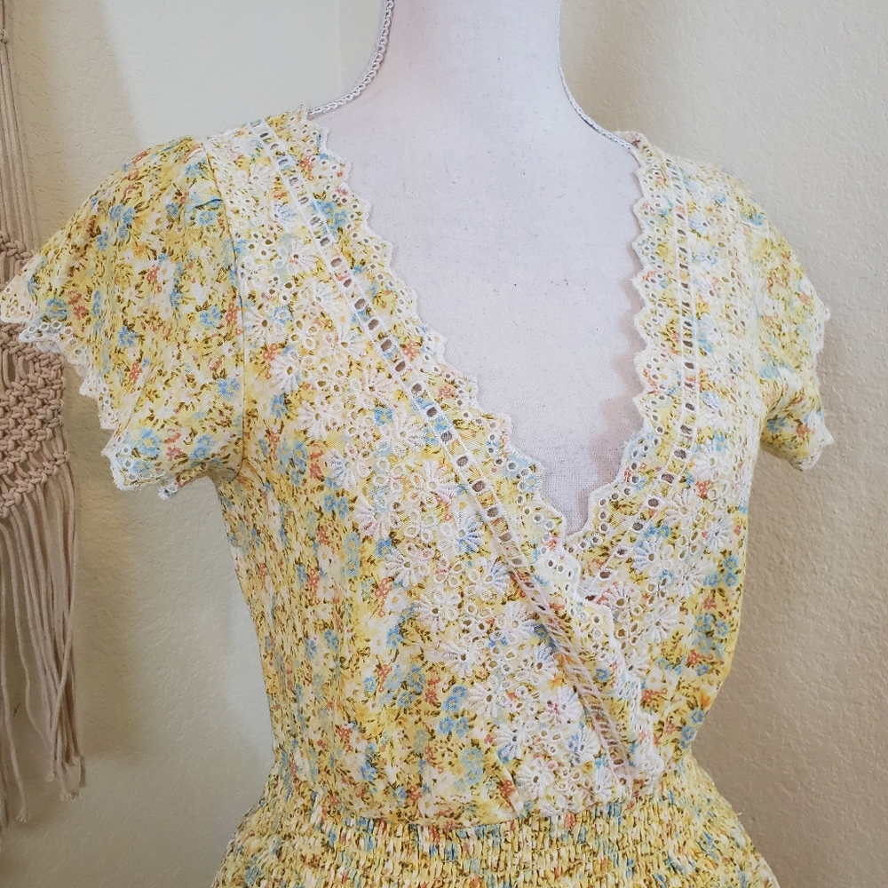 ❌❌SOLD!!❌❌ American Eagle Outfitters Preppy Floral Dress! XS 🫶🏼 Cottagecore - Picture 4 of 12